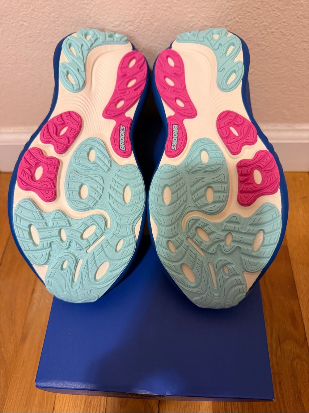 Brooks Adrenaline GTS 25 Disney Blue Running Shoes - Picture 5 of 8